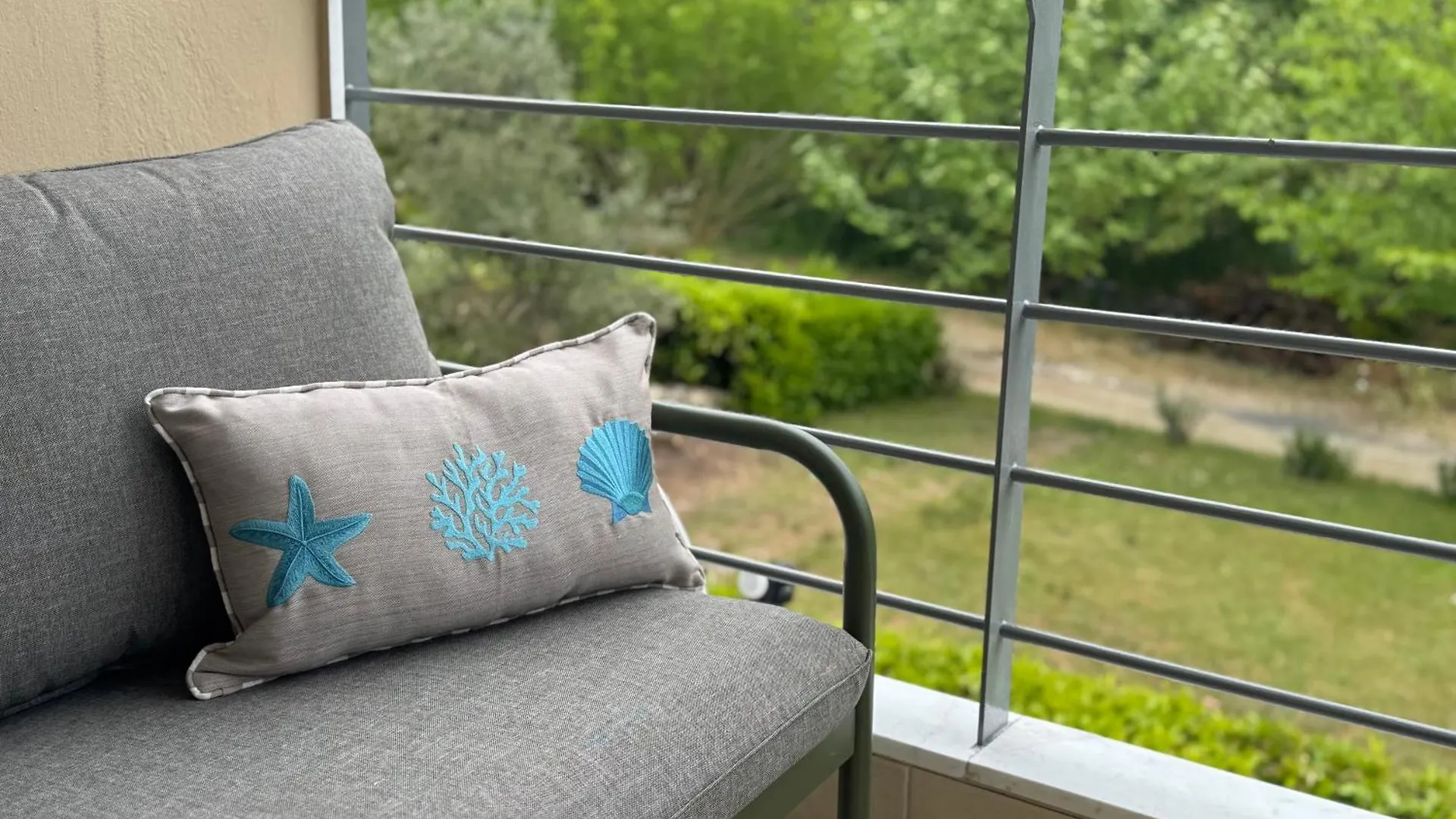 Raya Apartments Siviri Garden